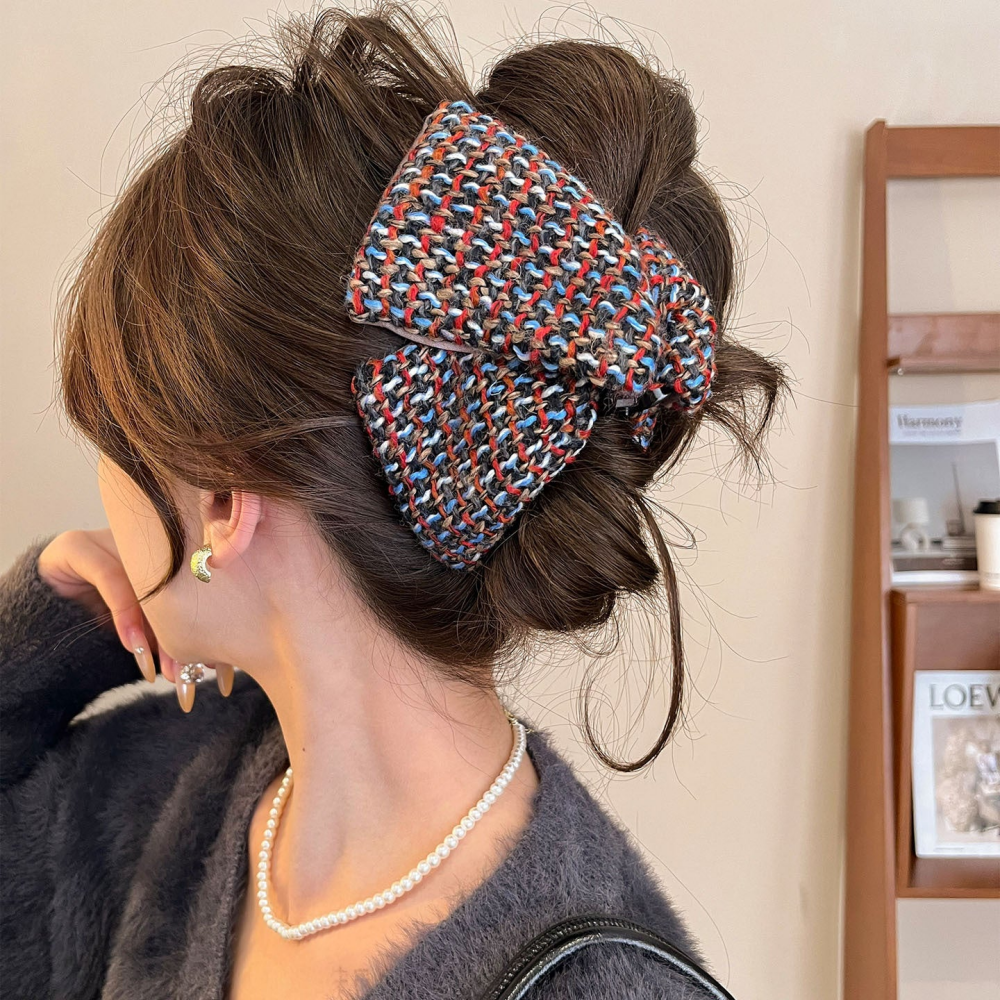 Triangle Knit Hair Clip – Cozy and Chic