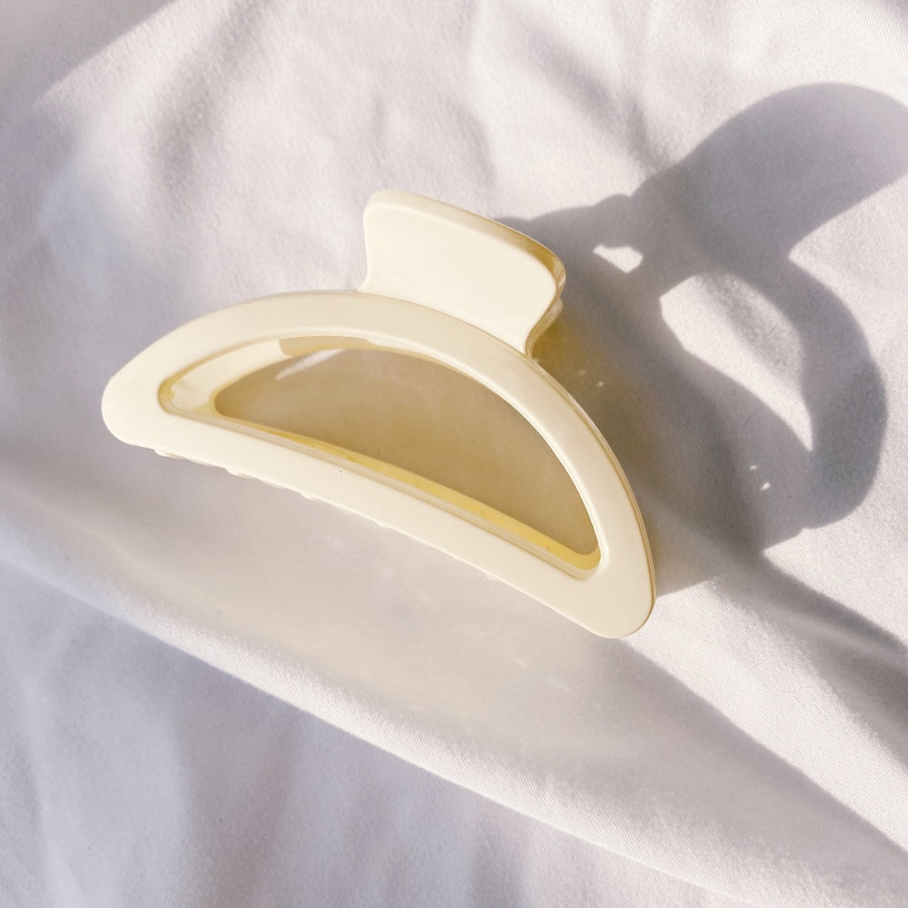 Sculpted Matte Texture Hair Claw