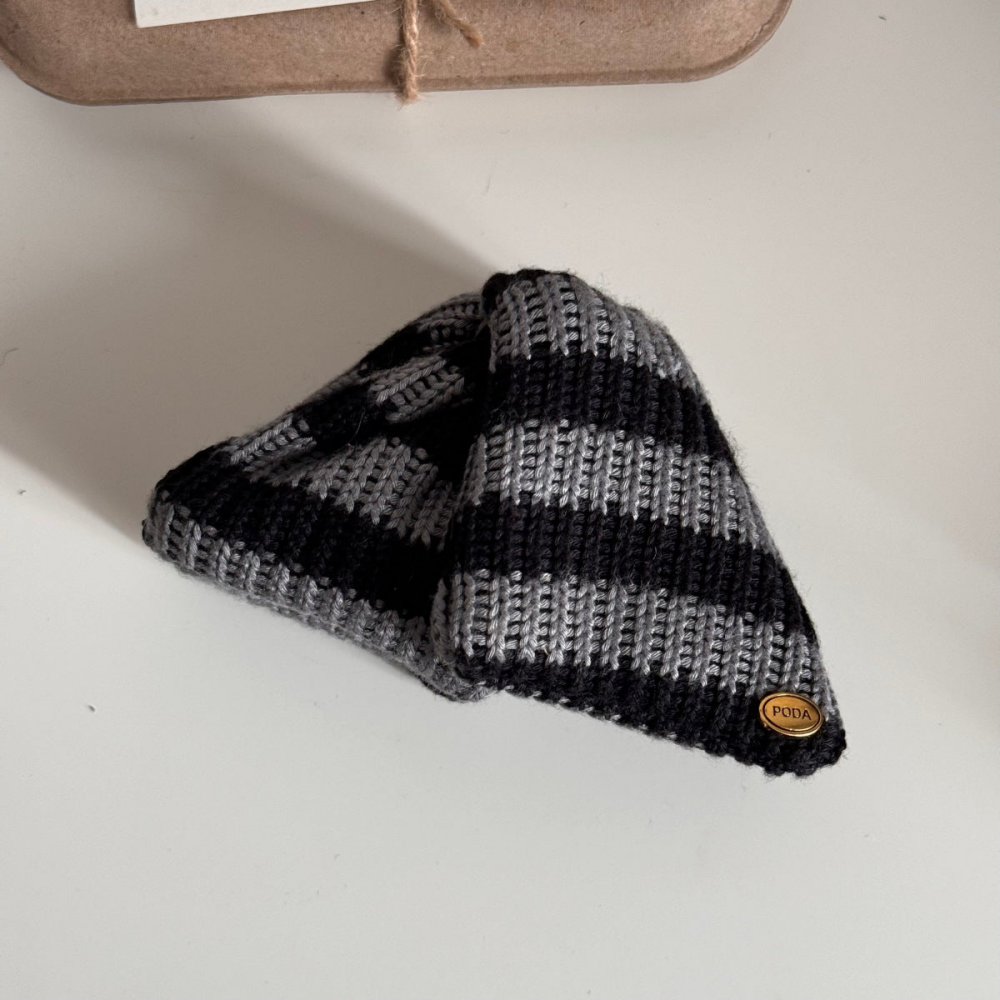 Elegant Knit Bow Hair Claw with Gold Detail