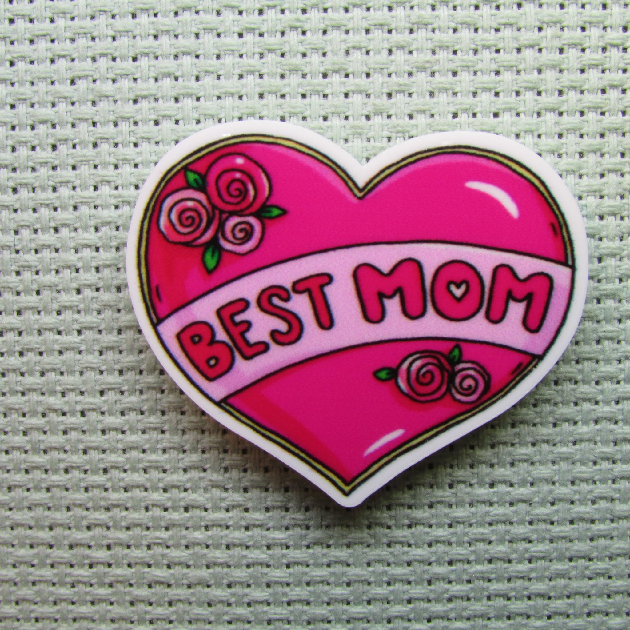 First view of the Best Mom Heart Needle Minder