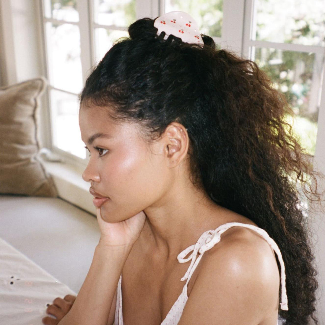 Luna Clip in Cherry on Top